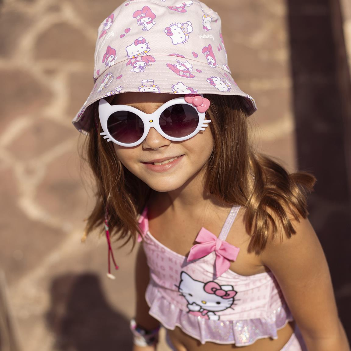 Occhiali da Sole Hello Kitty Sanrio Lenti Sagomate Ovali Filtro Uv400 - 2816