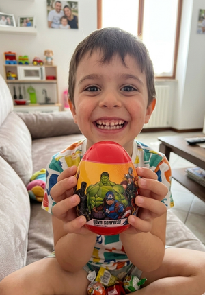 Mini Uovo con Sorpresa Avengers Ovetto con Kit da Colorare - Av1333