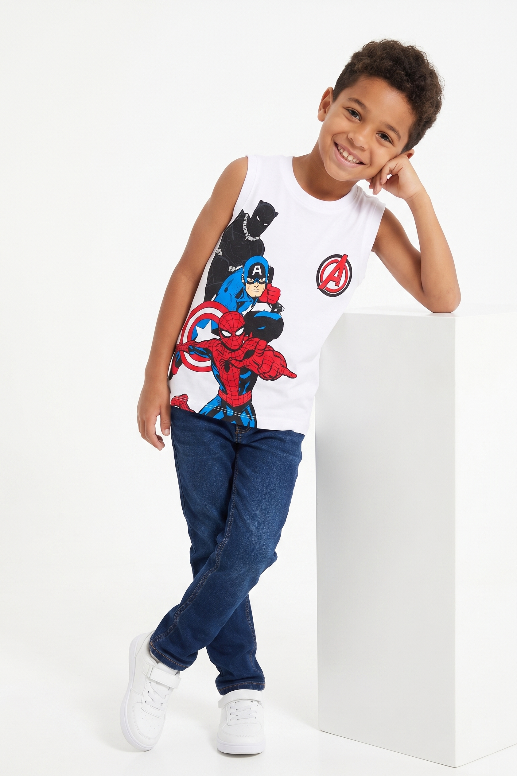 Canotta Avengers MARVEL Bambino Smanicata 100% Cotone con Stampa Frontale - Ez10094bianco