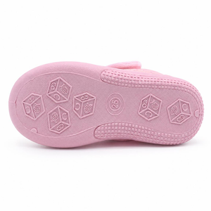 Pantofole Invernali Hello Kitty and Friends Sanrio Scarpetta Stivaletto con Suola Antiscivolo Chiusura a Strappo - 7396