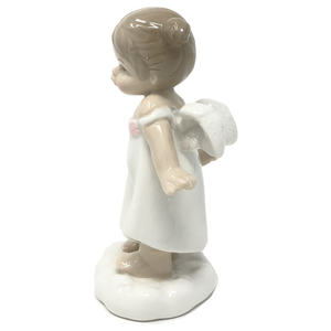 Bomboniera Figura Angioletto Bimba su Nuvola Ilary Queen Statuina in Porcellana Cm. H.13 - Iq3004