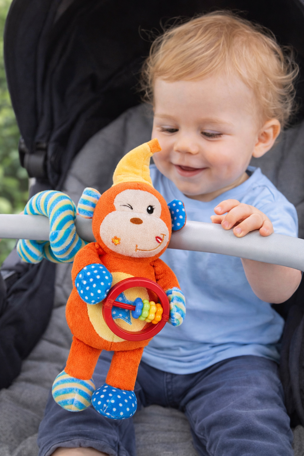 Peluche Scimmia Activity Femminuccia con Giochi per Carrozzina Cm.27 Venturelli - 785104