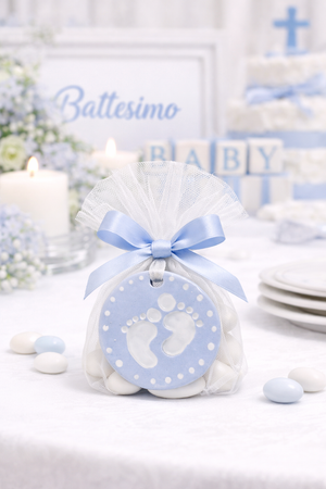 Bomboniera Ciondolo Impronte Piedini Calamita in Porcellana Celeste Oggetti Cerimonie Ilary Queen Personalizzanili