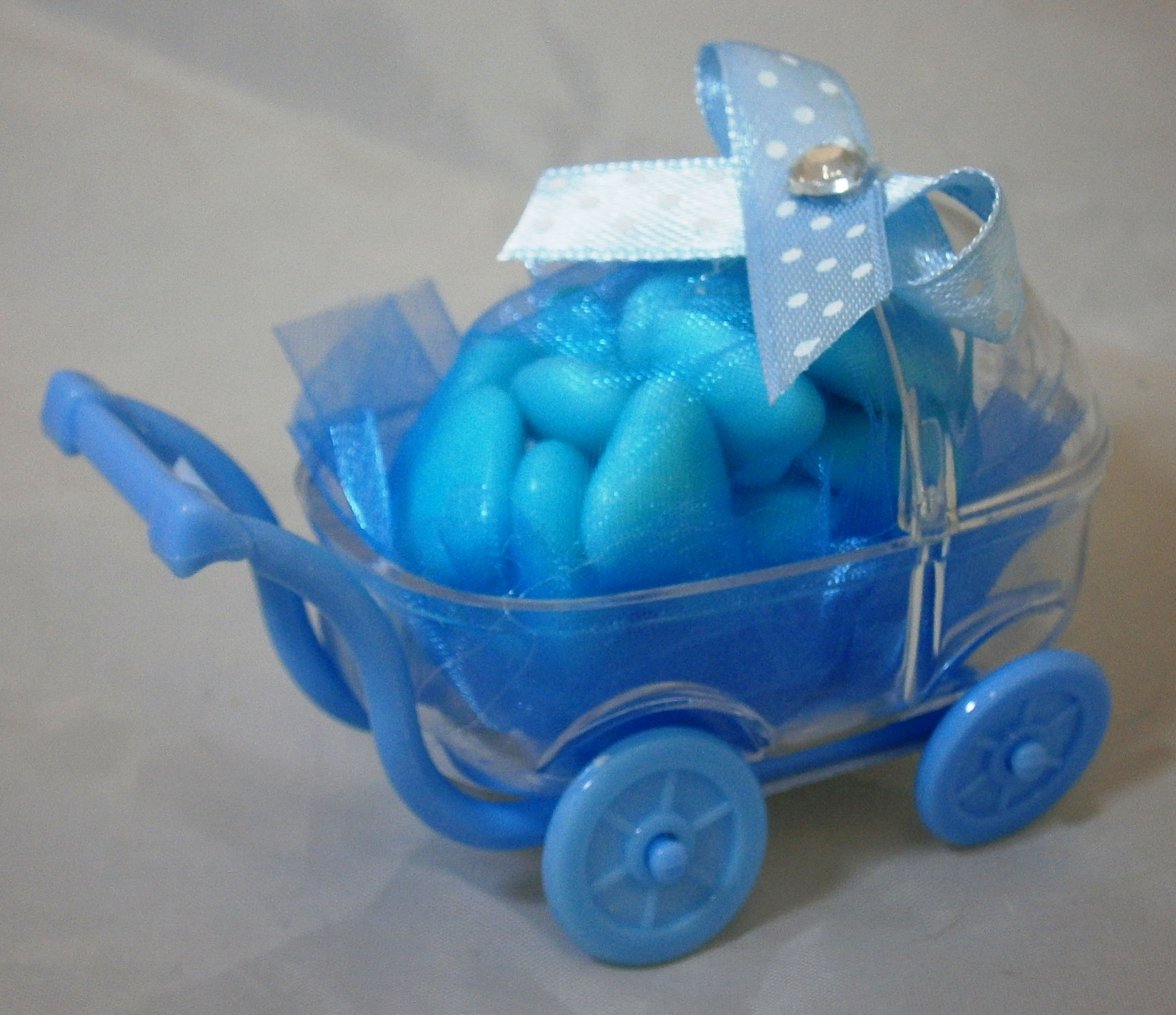 Bomboniera Astuccio Carrozzina Celeste Portaconfetti Trasparente Cm. 8x5.5